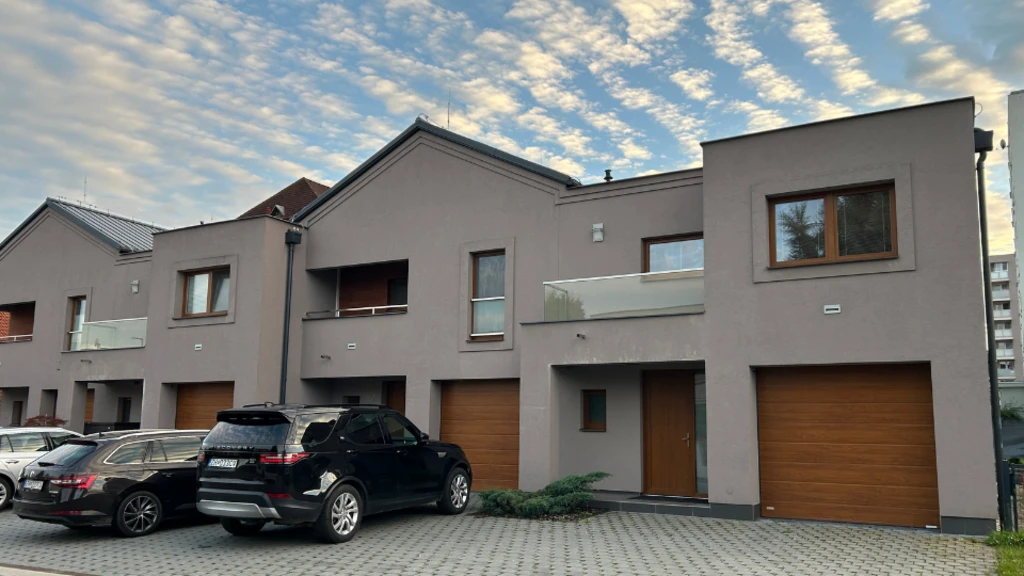 Dizajnový dvojdom s efektom dreva Dizajnový dvojdom s efektom dreva