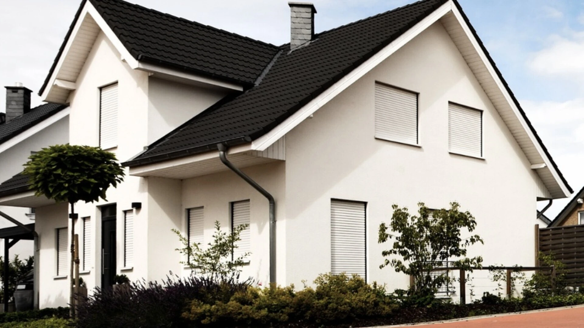 Tradičná silikátová omietka - Biela fasáda Tradičná silikátová omietka - Biela fasáda